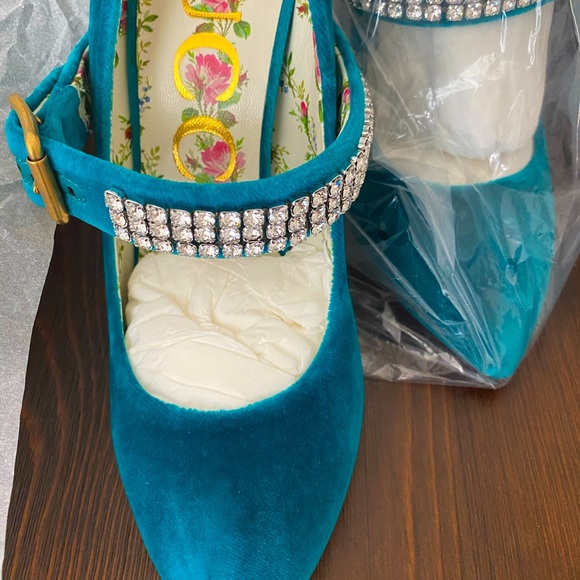 Authentic GUCCI pump - brand new. Never worn. - Picture 5 of 6